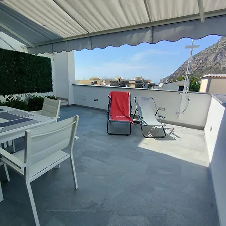 80062 Cute House بيت للعطل ميتا